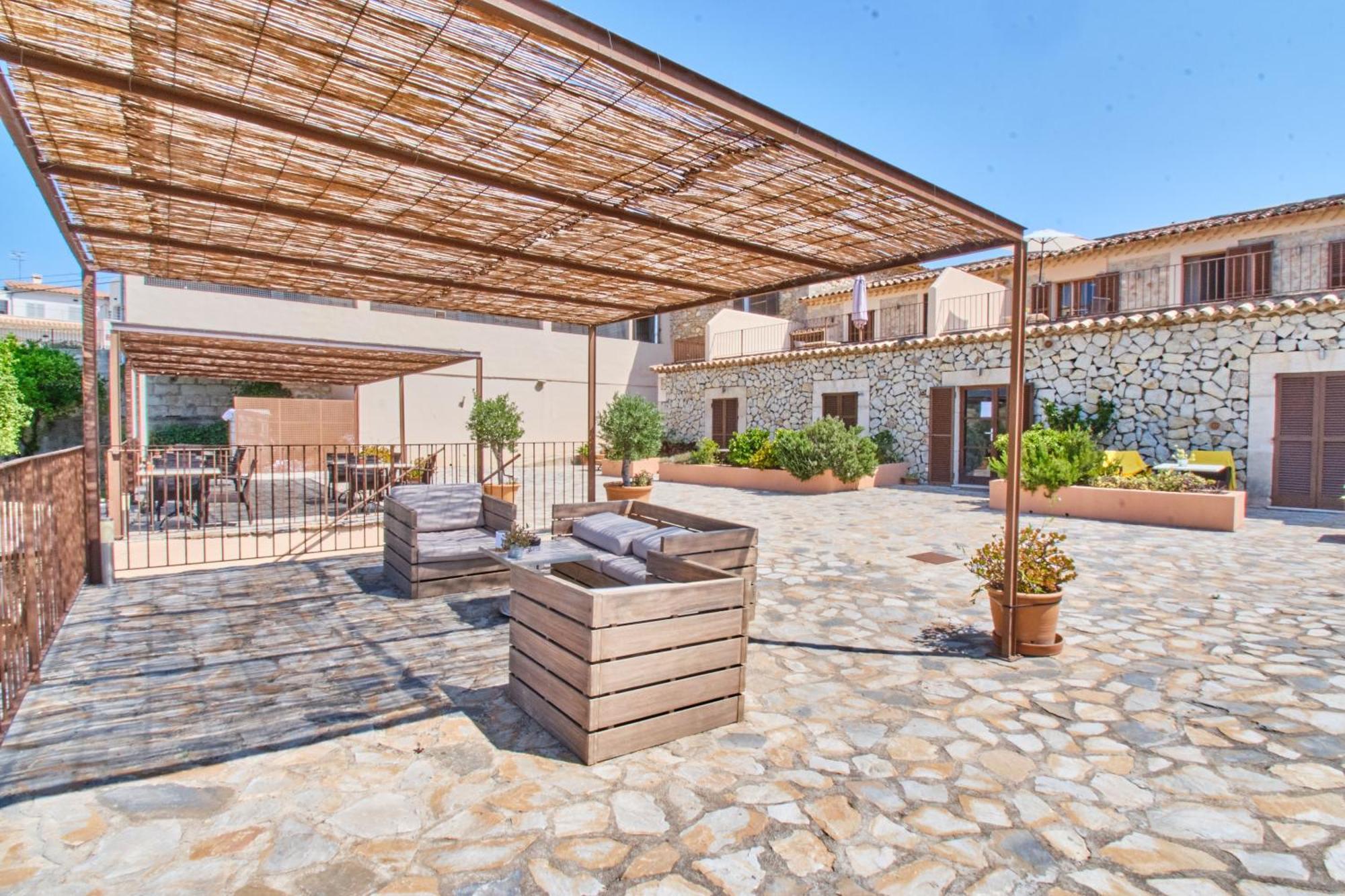 Riera Hotel