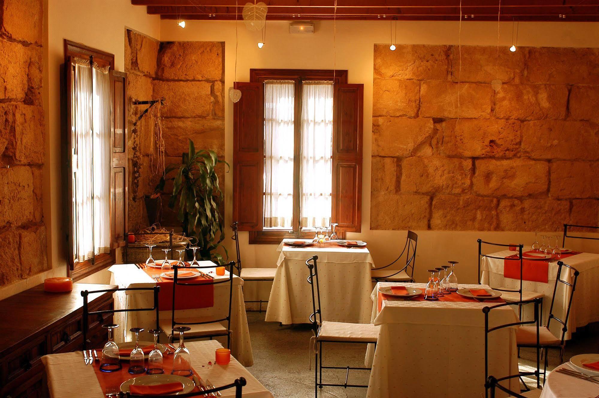 Riera Hotel