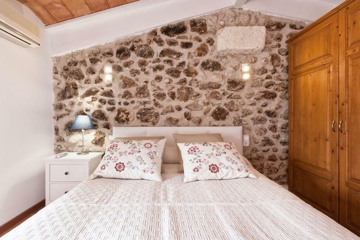 Riera Hotel